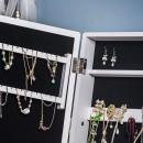 Table Jewelry Cabinet με καθρέφτη Led με 3 επίπεδα φωτισμού και λειτουργία αφής -6900236